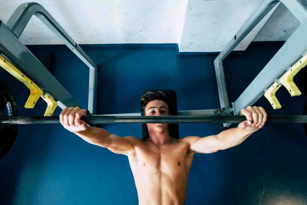 position des mains du développé couché (bench press)