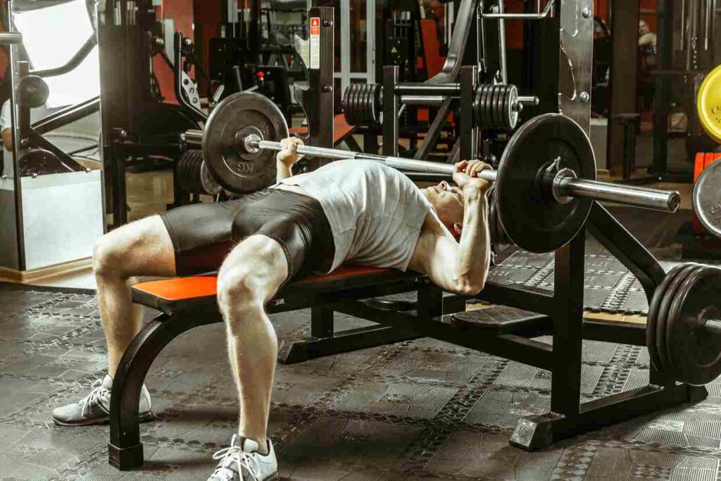 mouvement du développé couché (bench press)